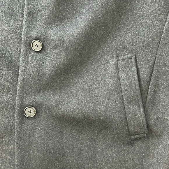 Jos. A. Bank Men's Top Coat 3 Button Size R48 Really Dark Gray front pockets - Picture 4 of 16